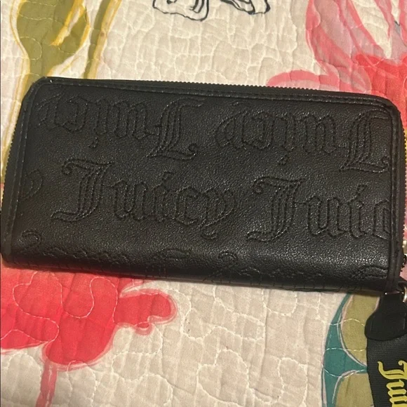 Juicy Couture Black Embossed Wallet - Picture 4 of 9